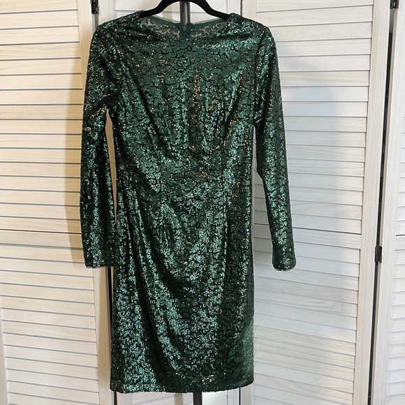 Carmen Marc Valvo Infusion Green Sequined Long Sleeve Sheath Dress Size 2 - Picture 3 of 11